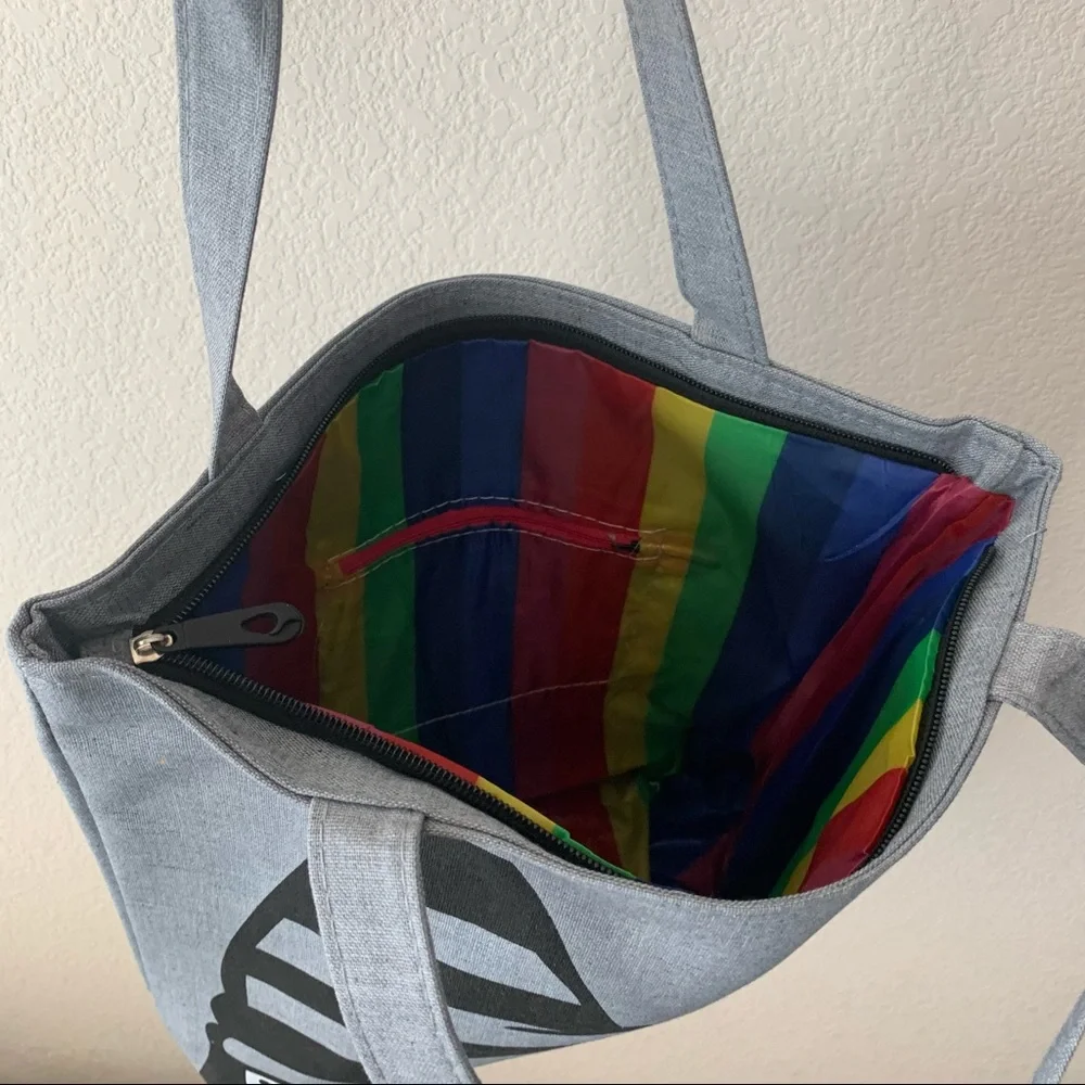 NWOT graphic burglar tote - Picture 6 of 9